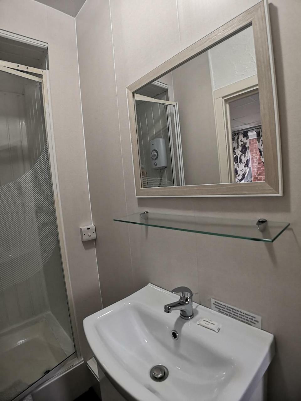 The Hopton Hotel Blackpool Bagian luar foto